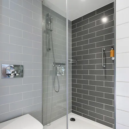 Express By Ihg Отель