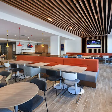 Express By Ihg Отель