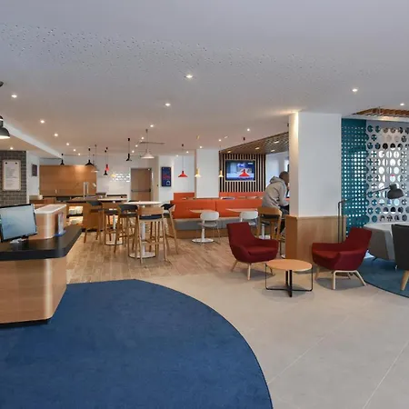 Express By Ihg Отель 3*