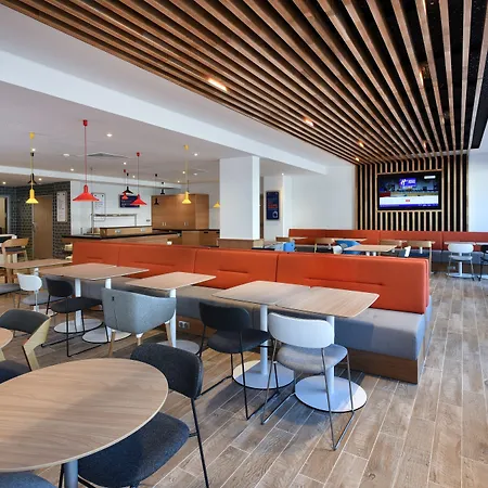Express By Ihg Отель